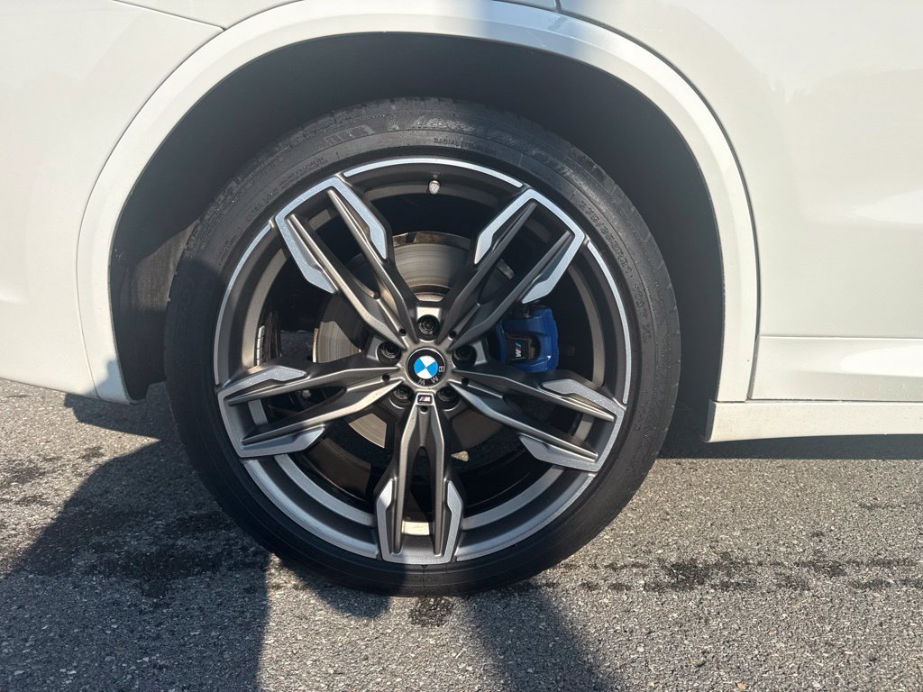 Used 2021 Alpine White BMW M40i image 5