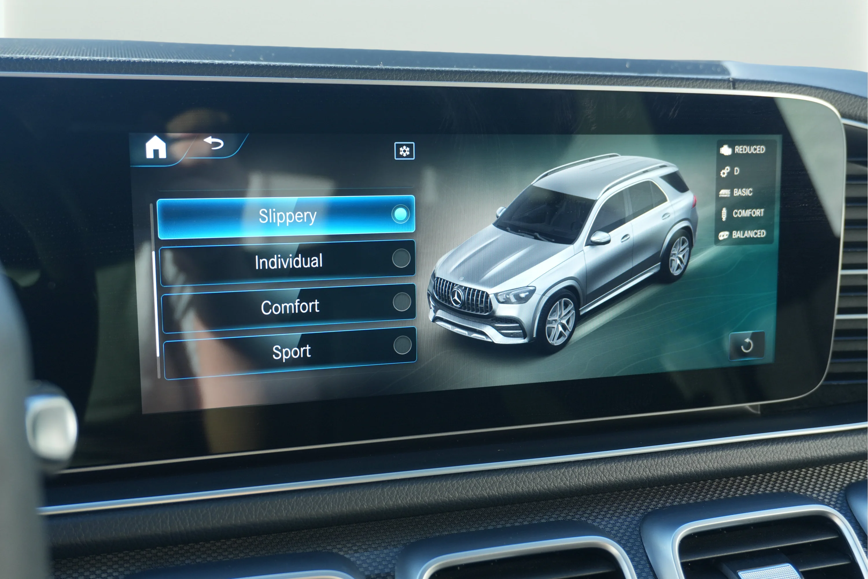 Used 2021 Obsidian Black Metallic Mercedes-Benz AMG® GLE 53 image 30