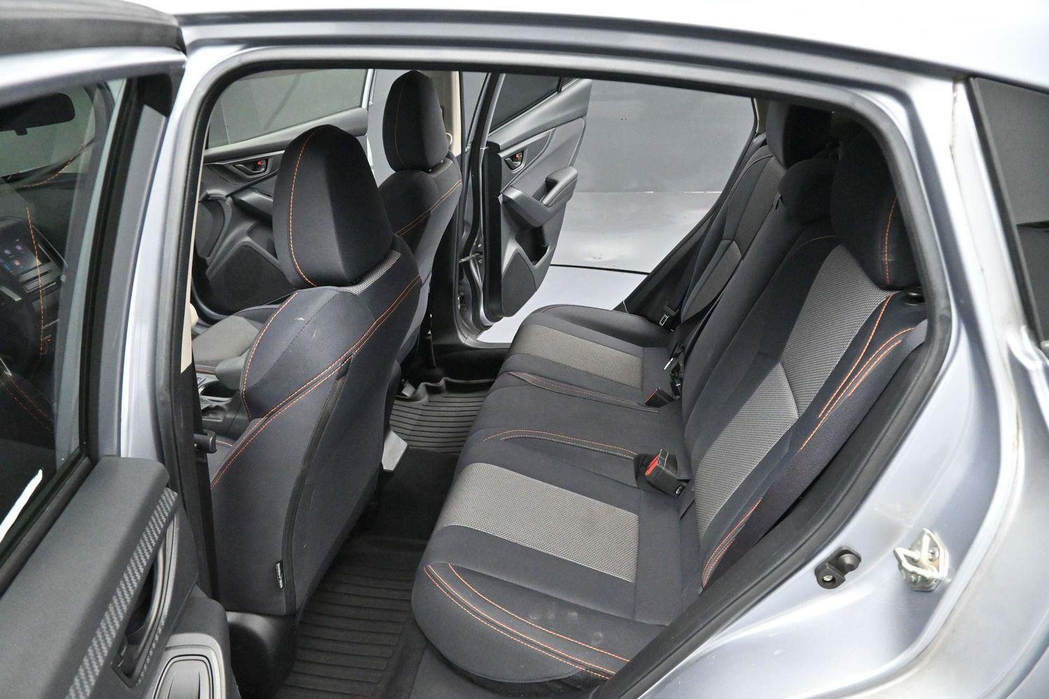 Used 2020 Ice Silver Metallic Subaru Premium image 27
