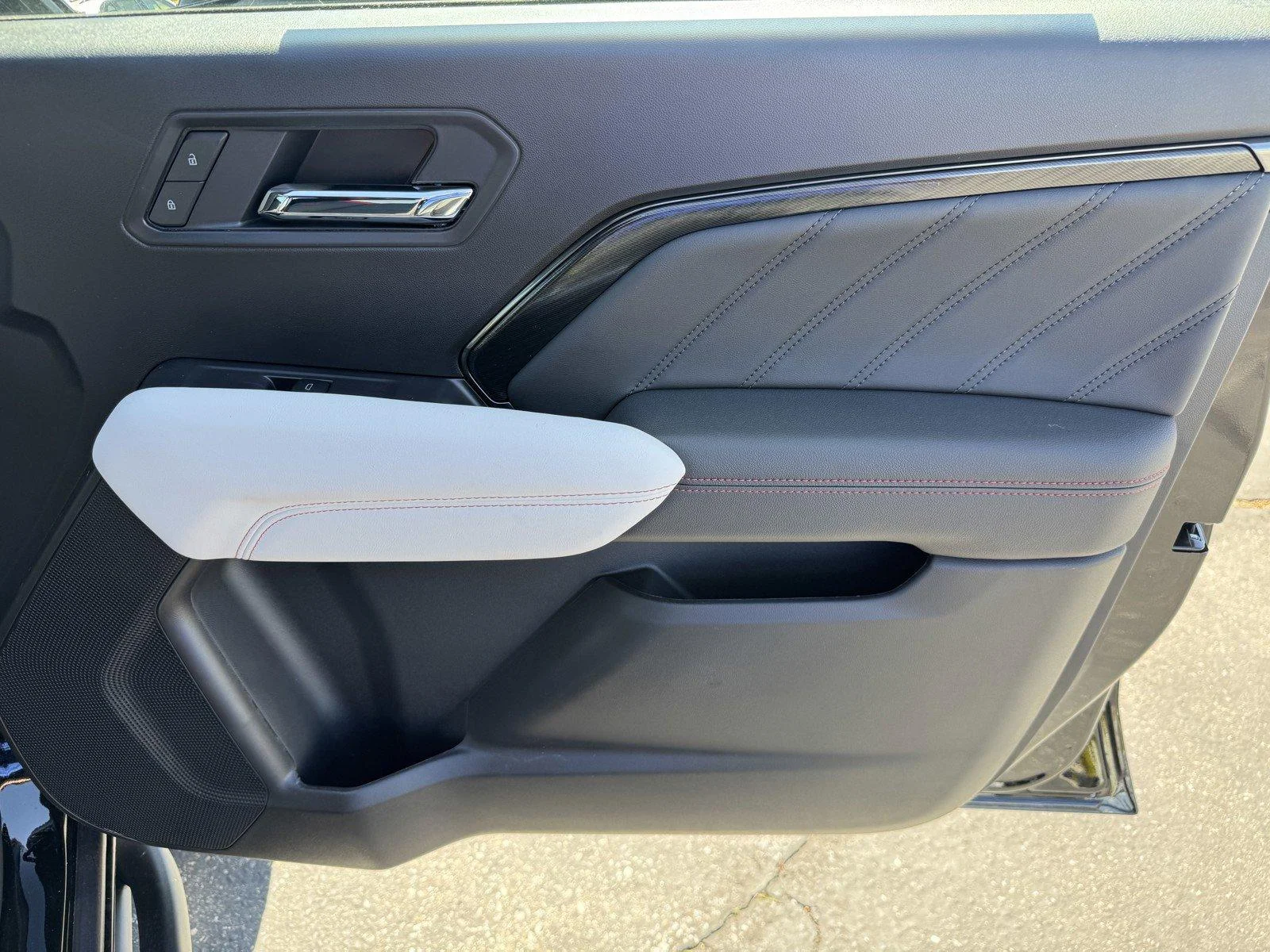 New 2026 Onyx Black GMC AT4X image 9