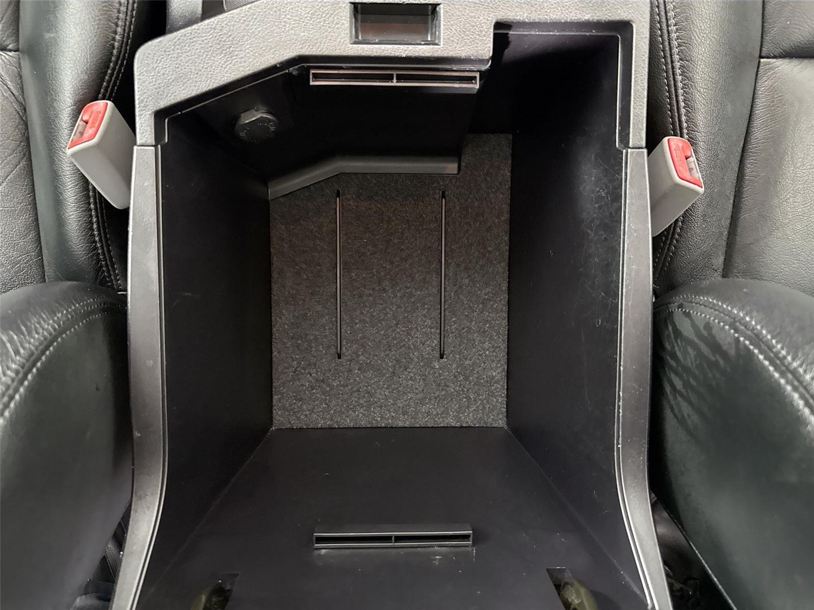 Used 2016 Super White Toyota SR5 image 30