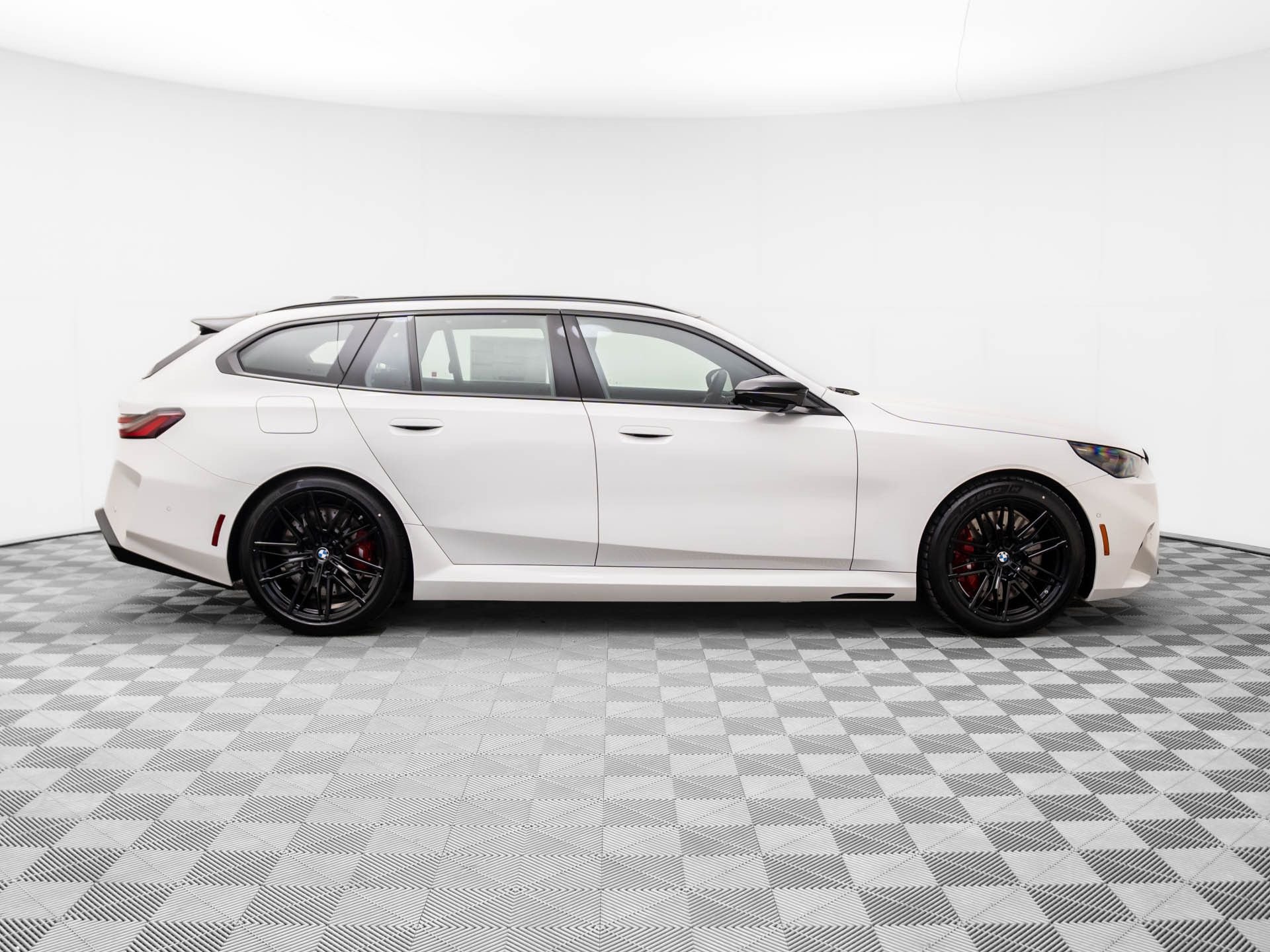New 2026 Alpine White BMW Base image 8