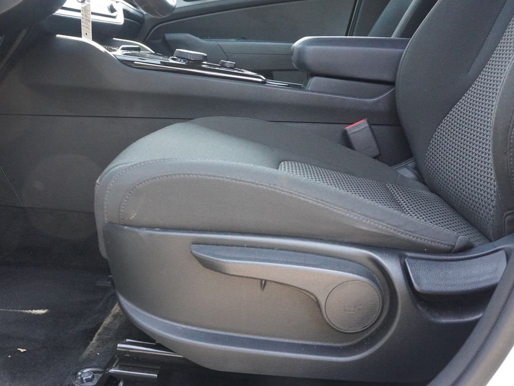 Used 2023 White Kia LX image 21