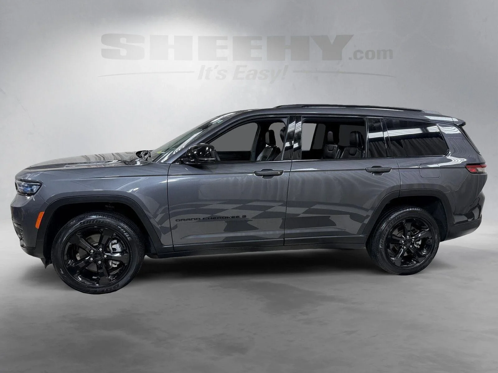 Used 2023 Baltic Gray Metallic Clearcoat Jeep Altitude image 15
