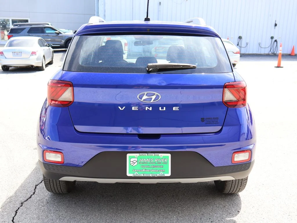 Used 2025 Blue Hyundai SEL image 4
