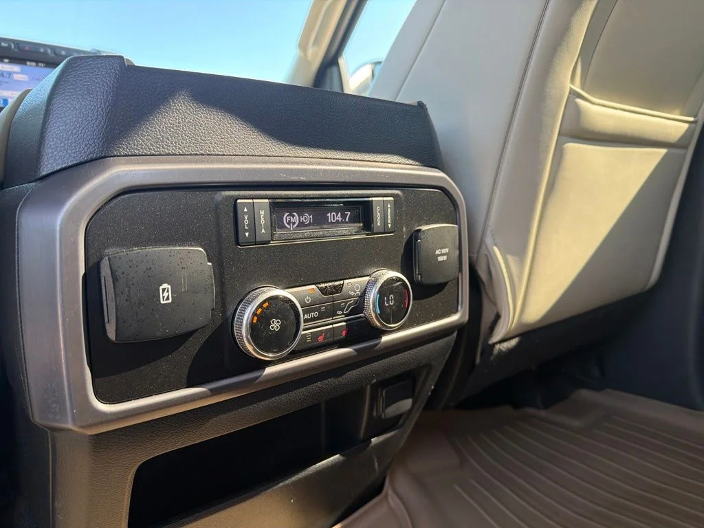 Used 2019 White Ford Platinum image 24