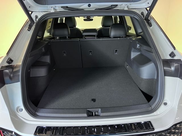 New 2026 Beige Volkswagen 2.0T SE R-Line Black image 5