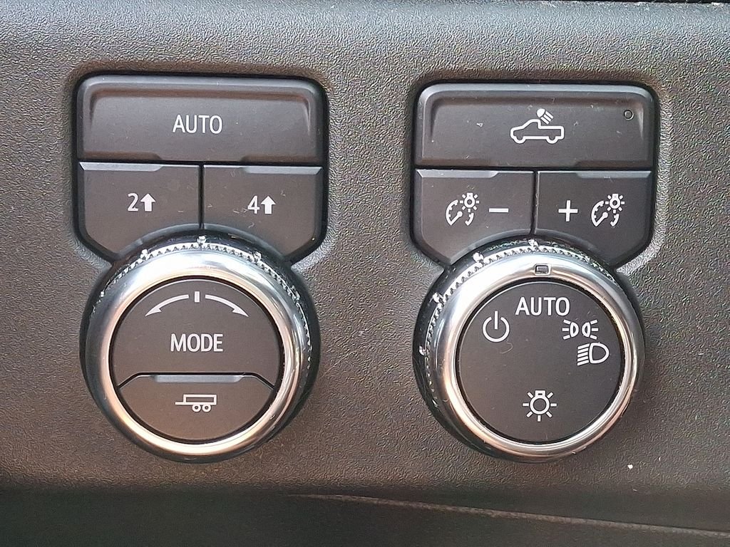 Used 2023 Silver GMC SLE image 24