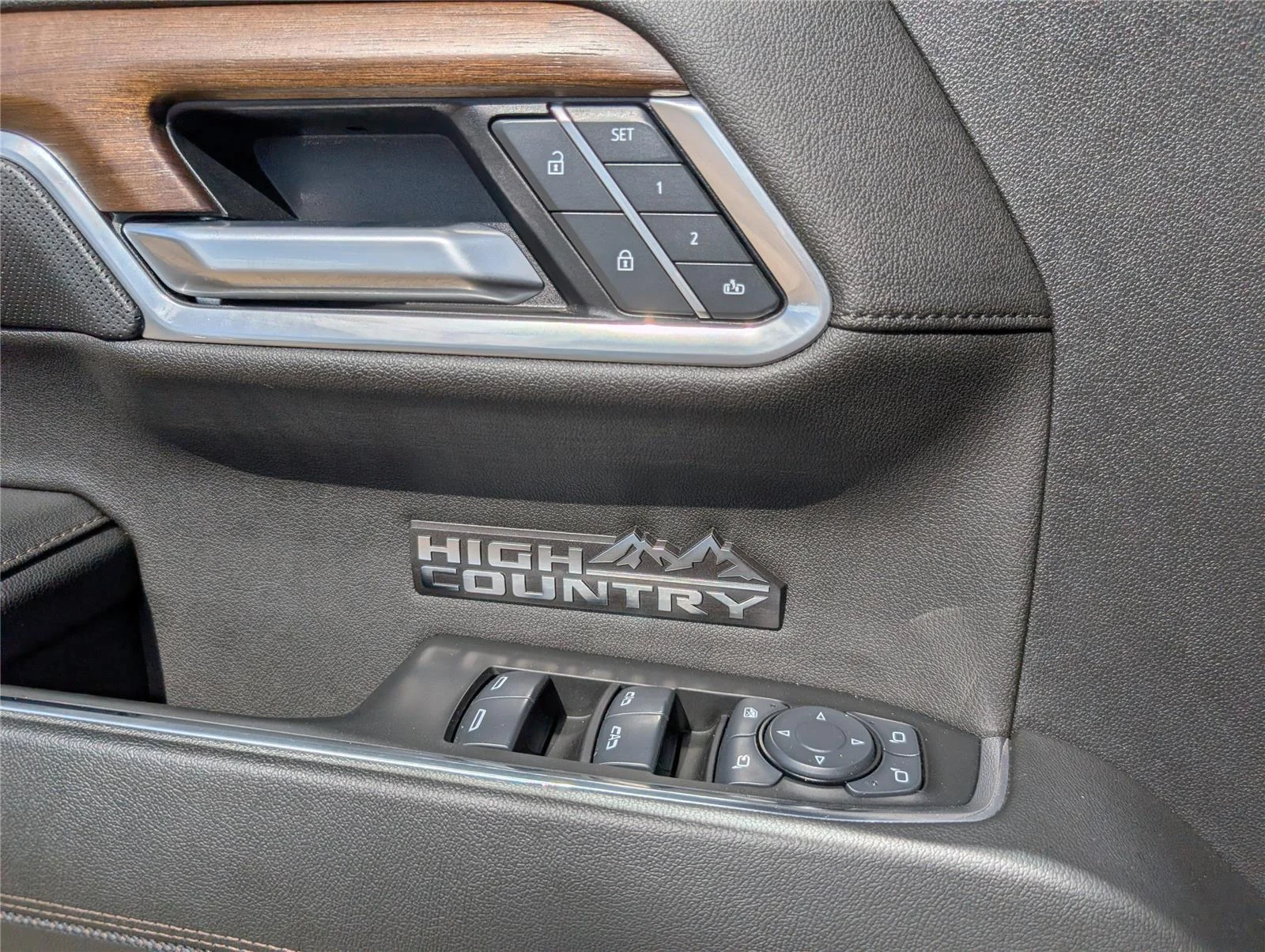 Used 2025 Black Chevrolet High Country image 17