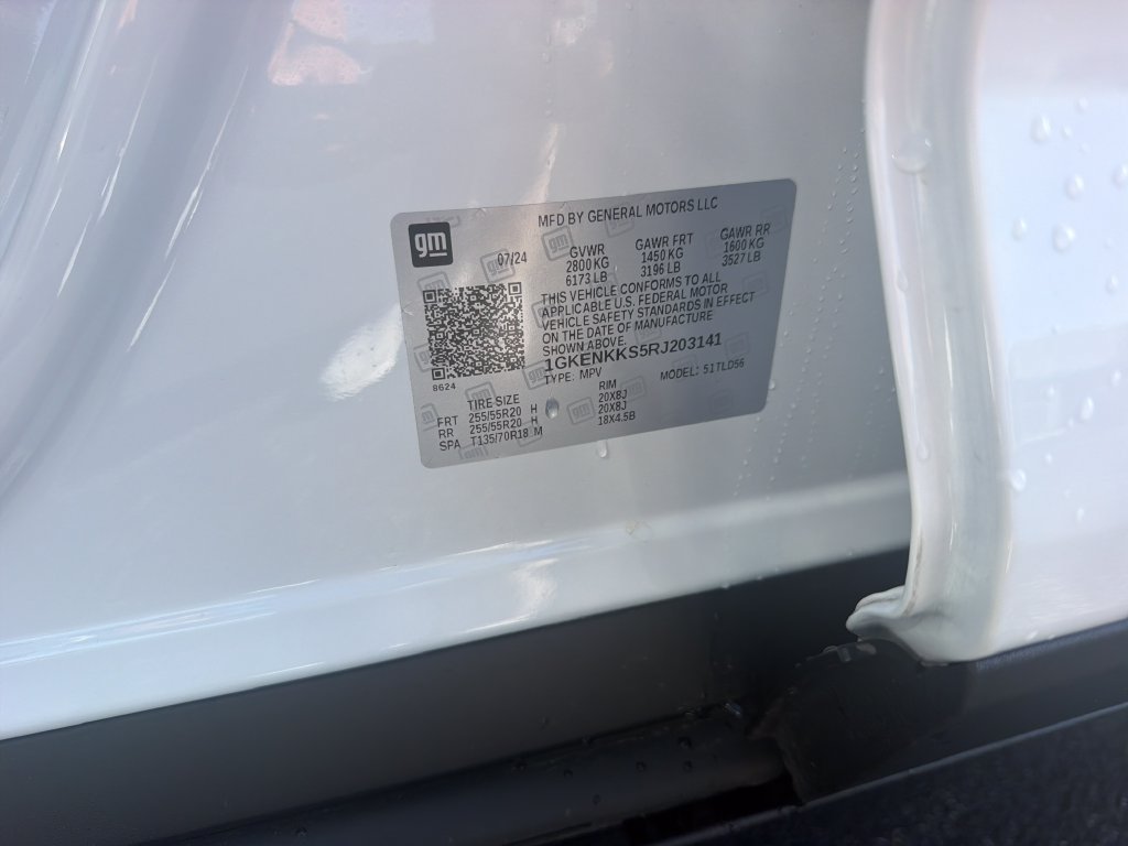 Used 2024 White GMC Elevation image 24
