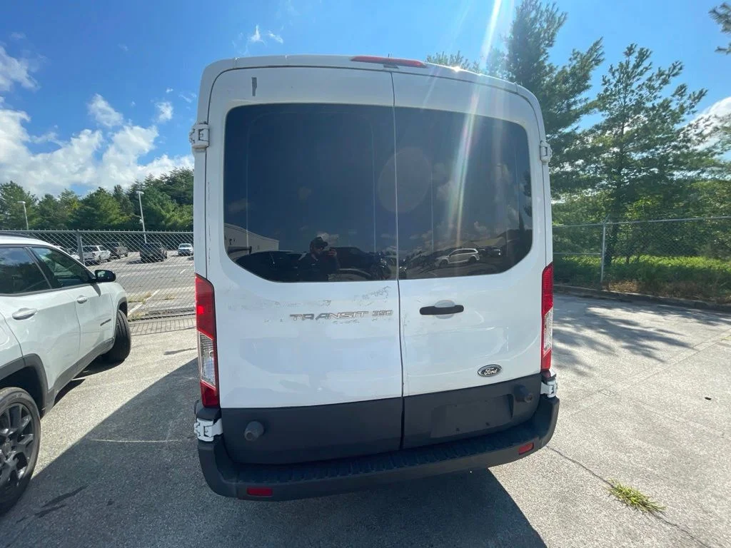Used 2015 White Ford XL image 4