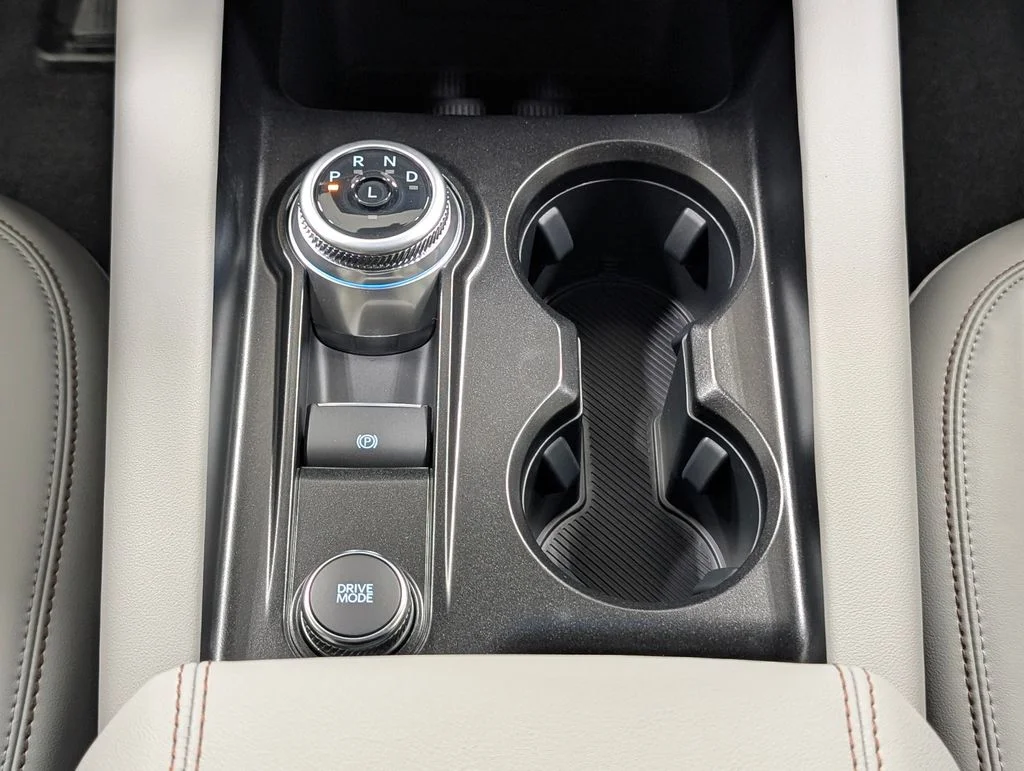 New 2026 Star White Metallic Tri-Coat Ford Active image 7