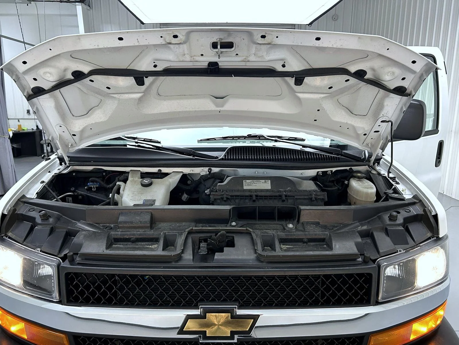 Used 2024 White Chevrolet LT image 23