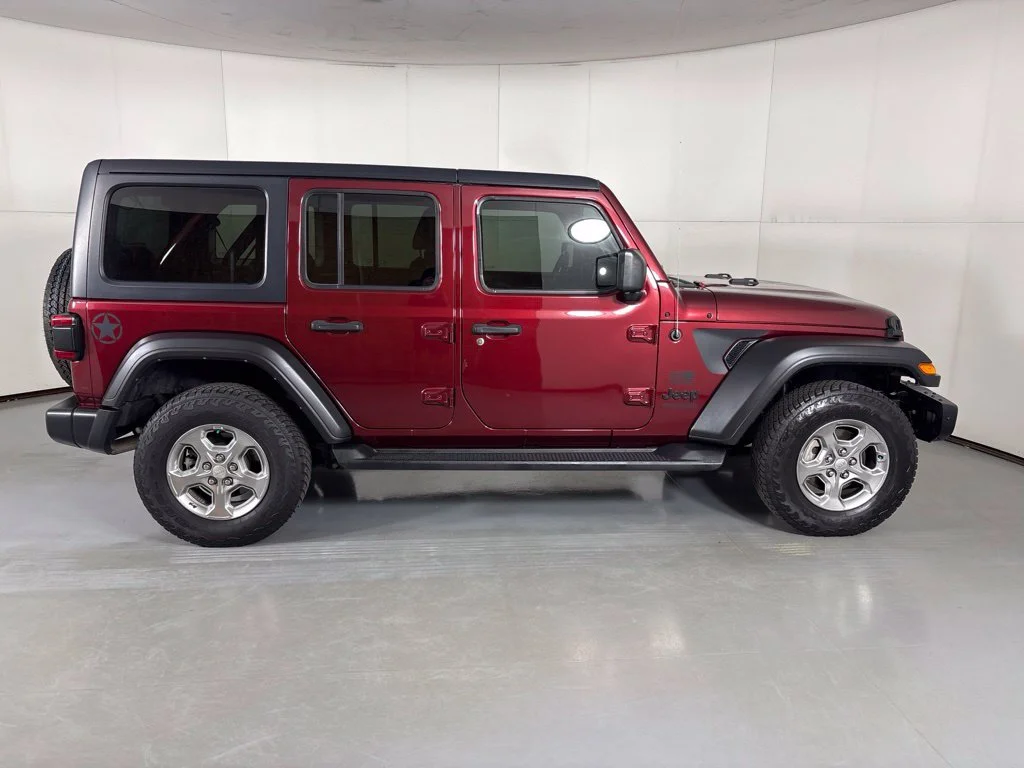 Used 2021 Red Jeep Unlimited Sport image 9