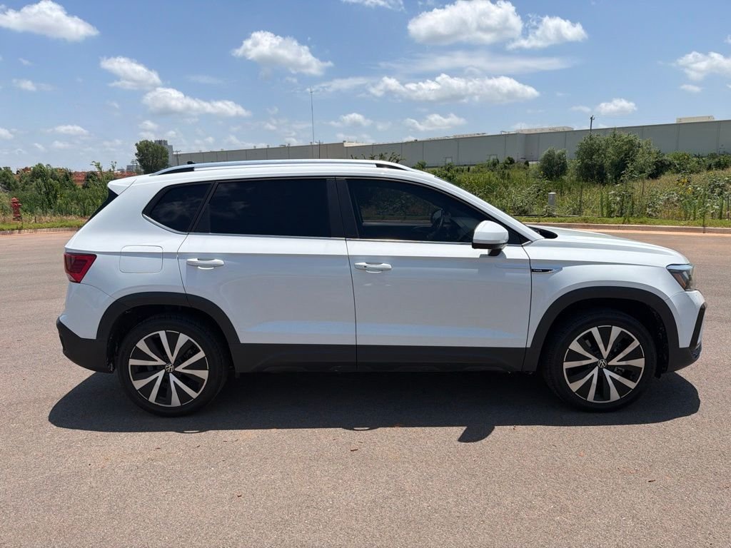 Used 2023 Pure White Volkswagen 1.5T SE image 5