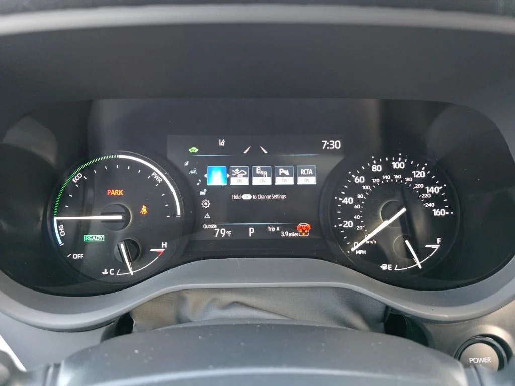 New 2026 Wind Chill Pearl <sup>1</sup> Toyota  XLE image 33
