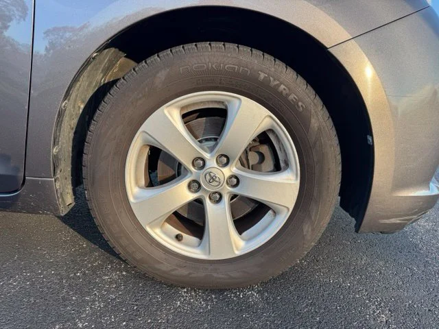 Used 2015 Gray Toyota LE image 9