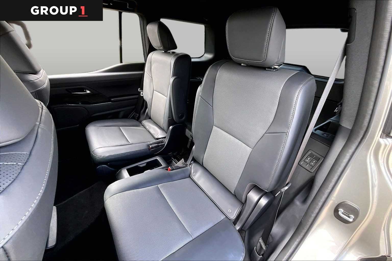Certified Used 2025 Atomic Silver Lexus Premium+ image 18