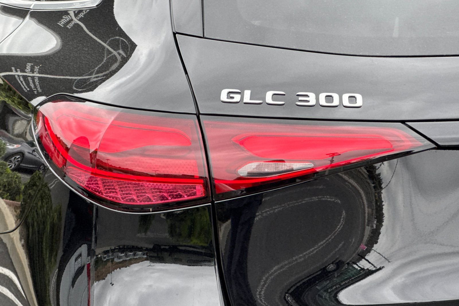 Used 2026 Black Mercedes-Benz GLC 300 image 16