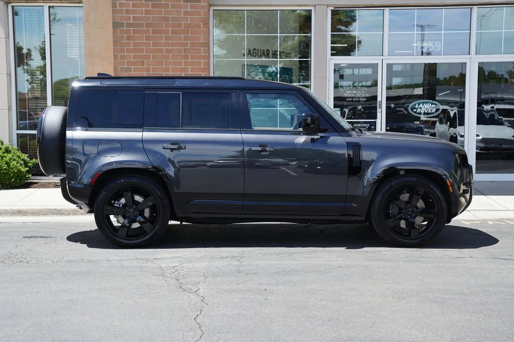 New 2026 Carpathian Grey Land Rover X-Dynamic SE image 8