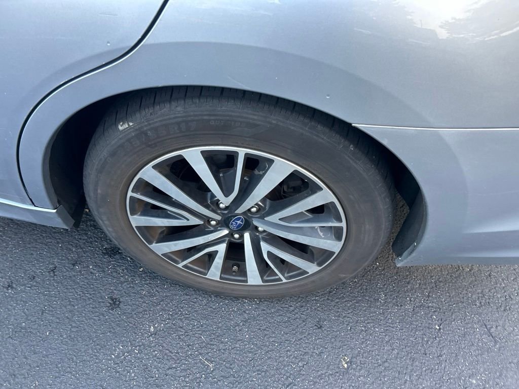 Used 2018 Silver Subaru 2.5i image 12