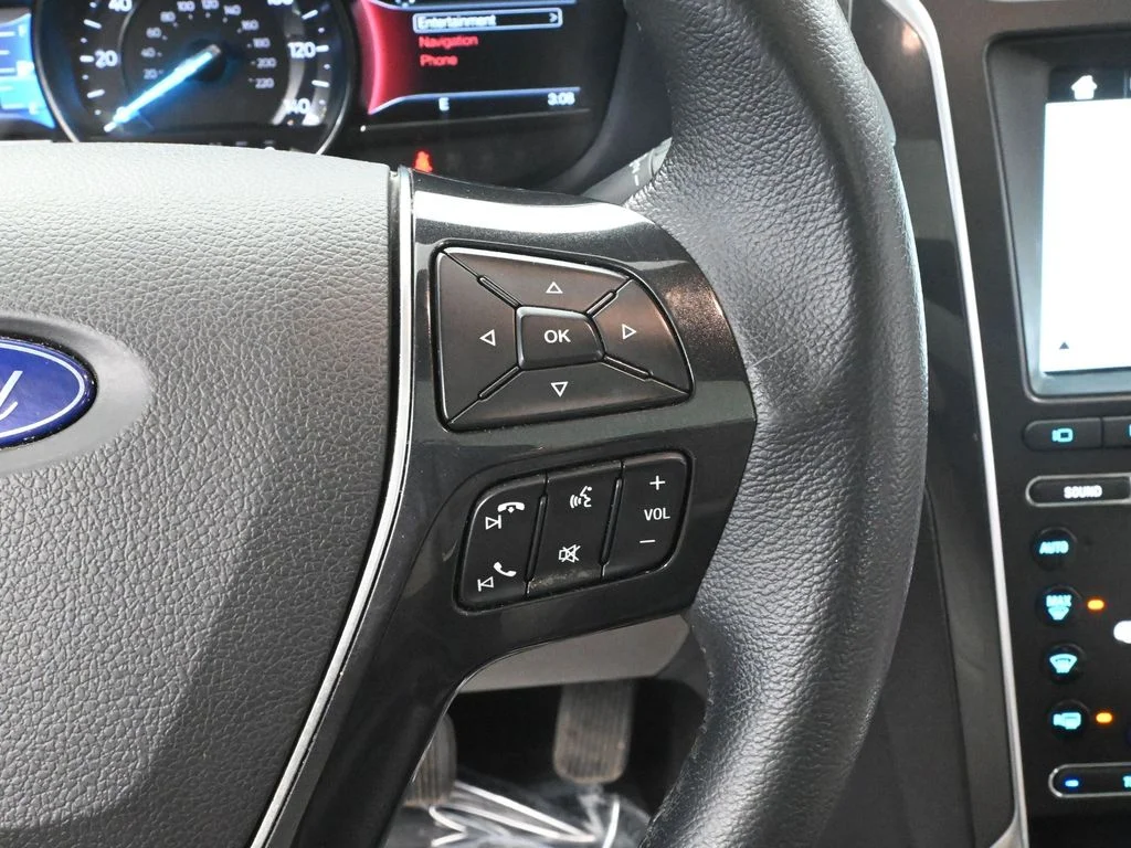 Used 2018 Red Ford Limited image 30