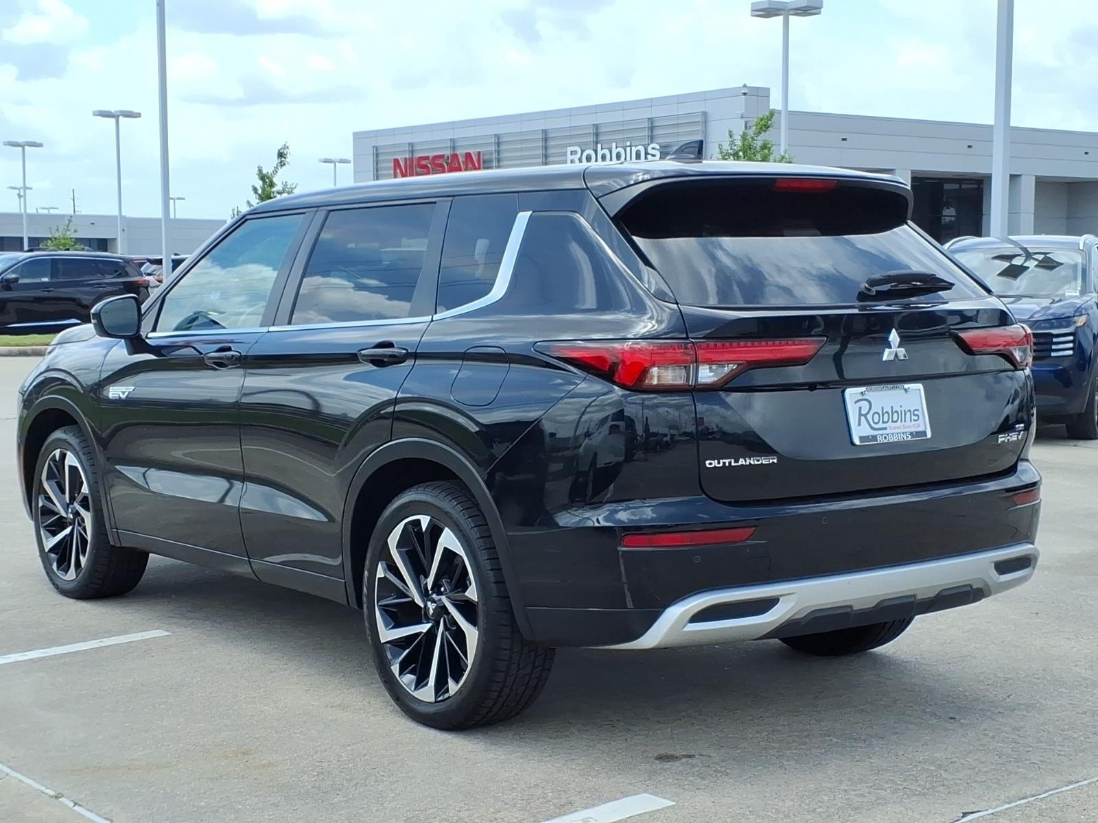 2024 Mitsubishi Outlander Plug-In Hybrid SE - 6
