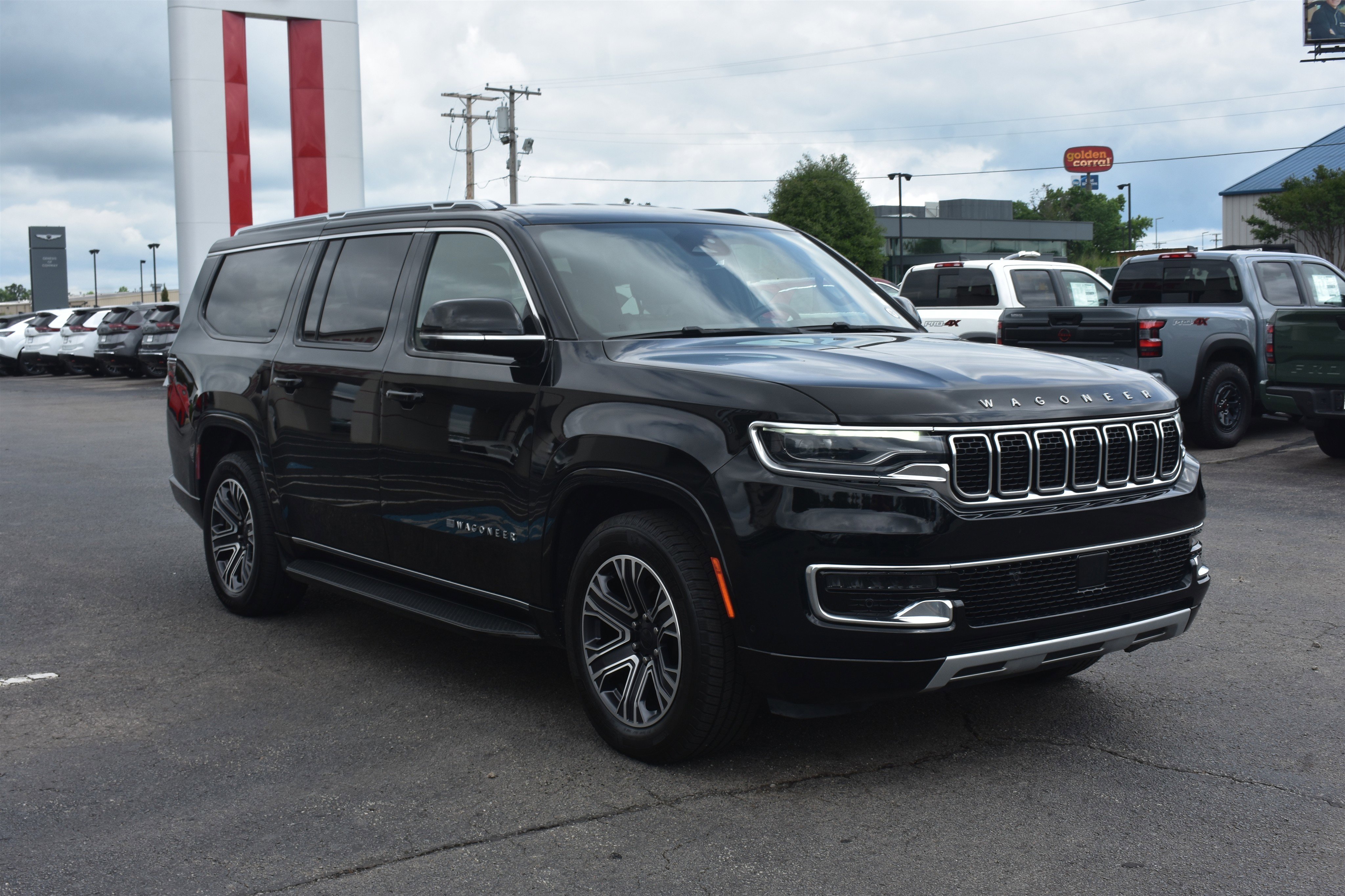 Used 2023 Diamond Black Crystal Pearlcoat Jeep Series II image 3
