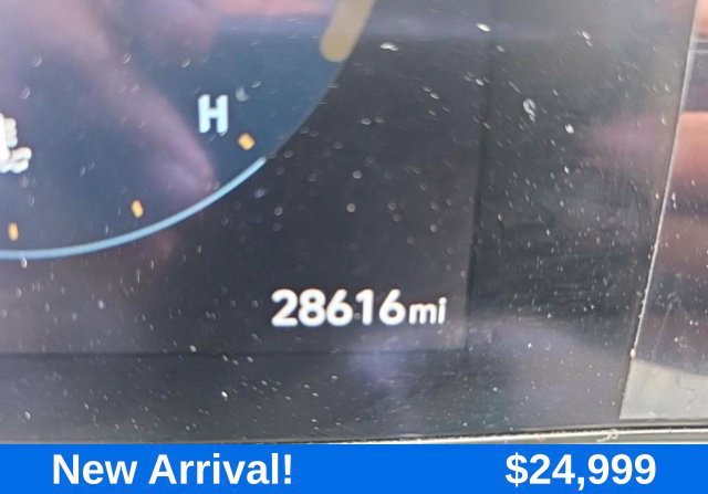 Used 2024  Hyundai Limited image 16