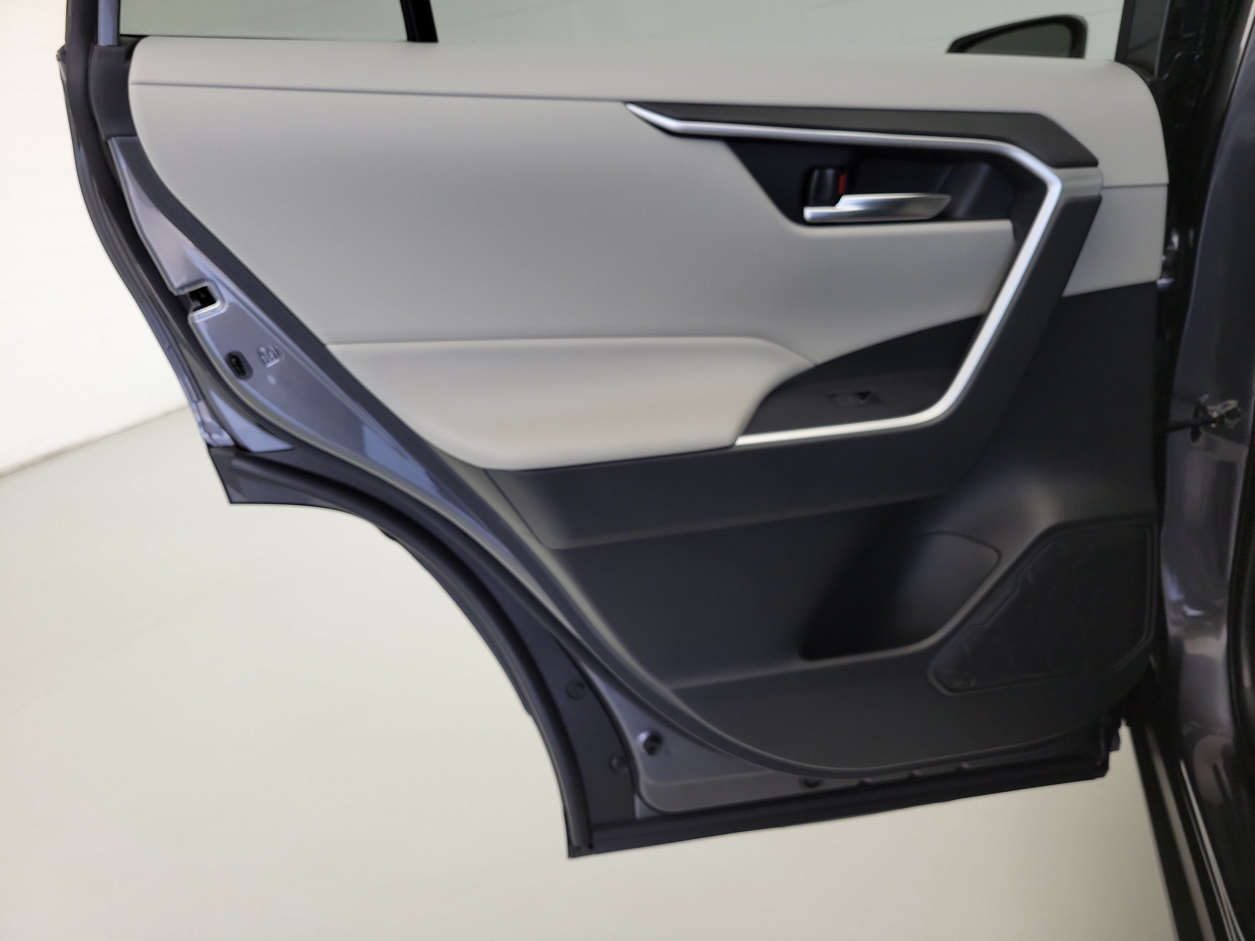 Used 2025 Magnetic Gray Metallic Toyota XLE Premium image 15