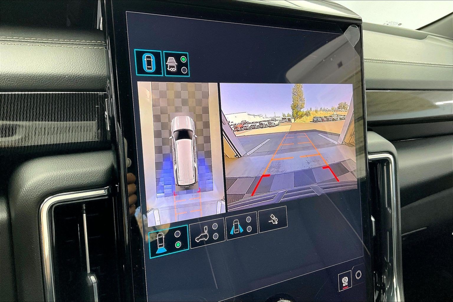 2026 GMC Yukon XL Elevation - Photo 13