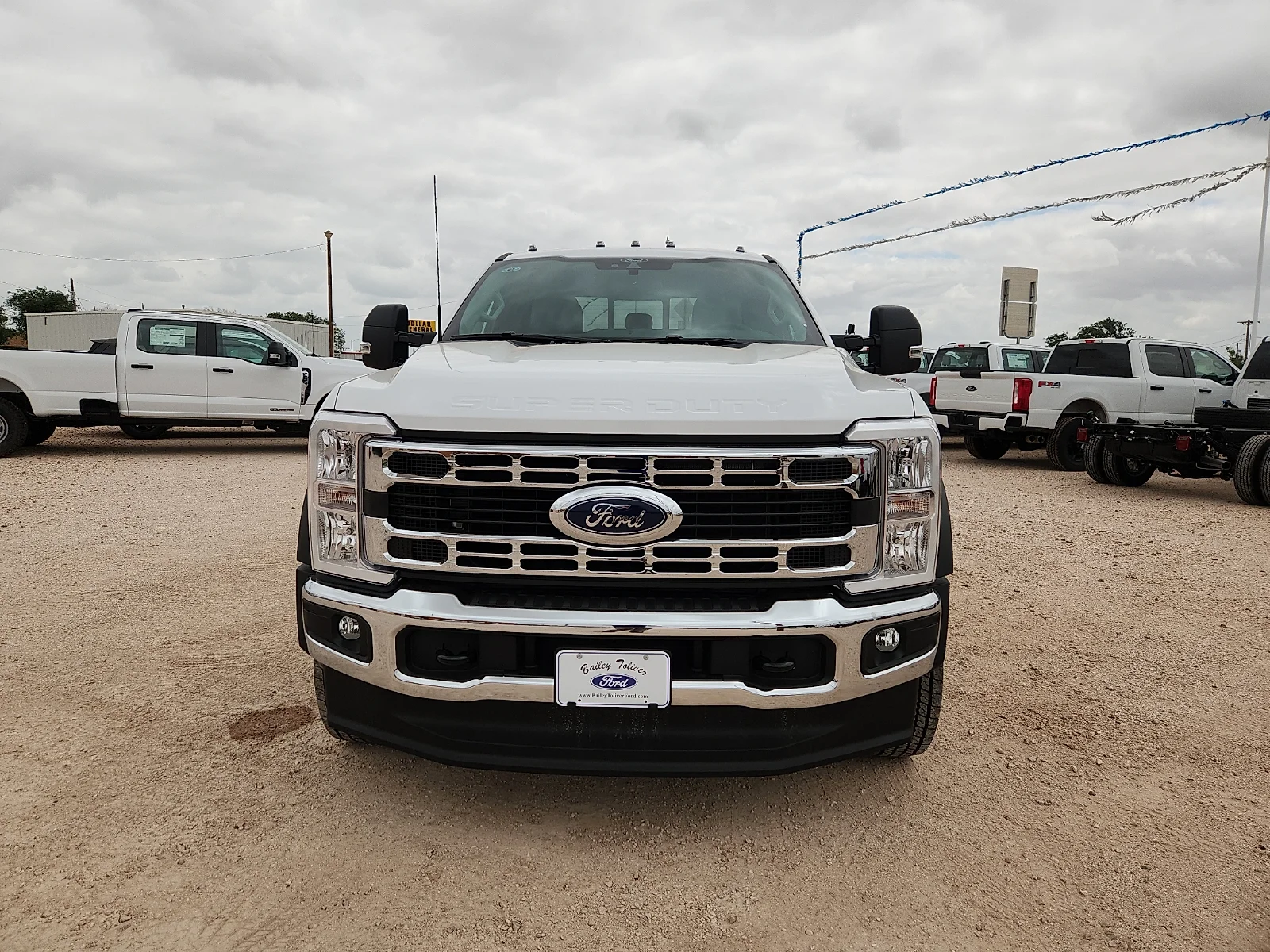 New 2026 Oxford White Ford XL image 2