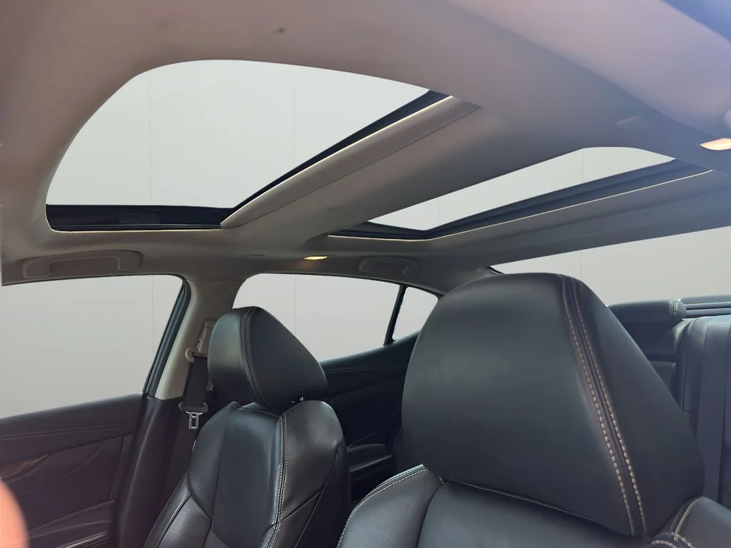 Used 2017 Super Black Nissan Platinum image 3