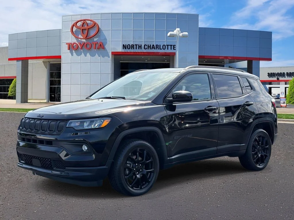 Used 2022 Black Jeep Latitude image 5