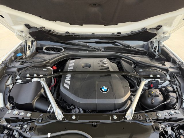 Used 2025 White BMW 740i image 19