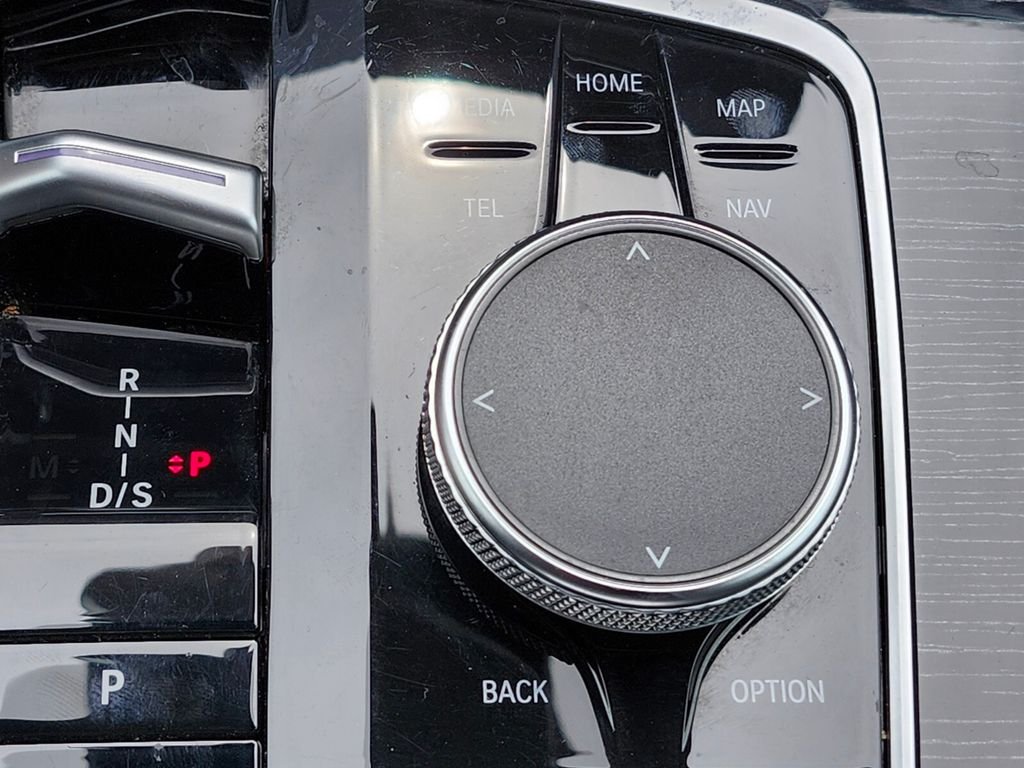 Used 2024 Black BMW xDrive40i image 25