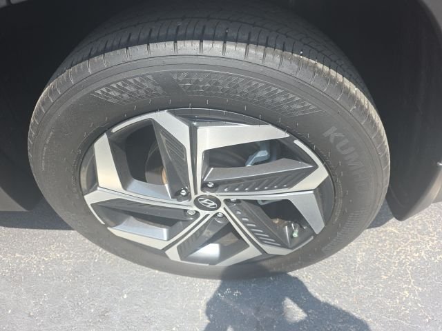 Used 2023 Phantom Black Hyundai SEL image 6