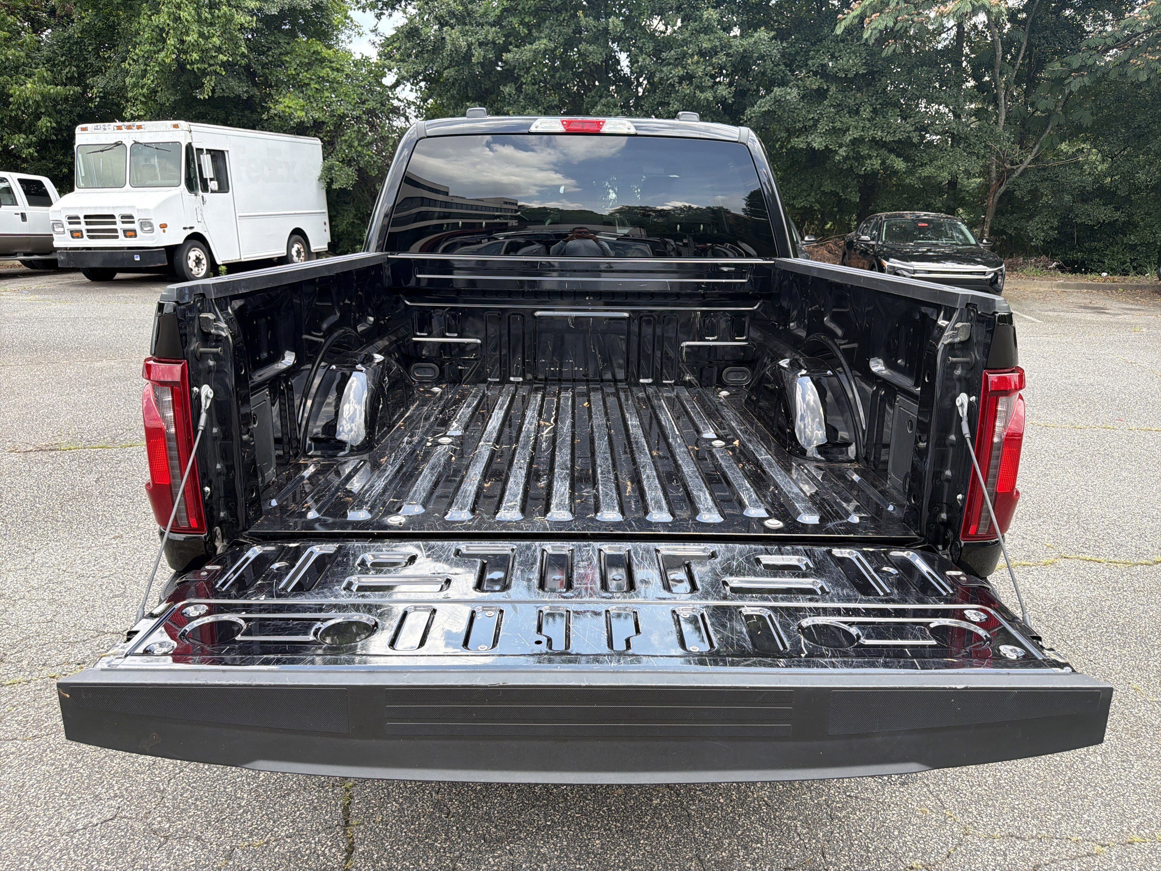 Used 2025 Black Metallic Ford XLT image 18