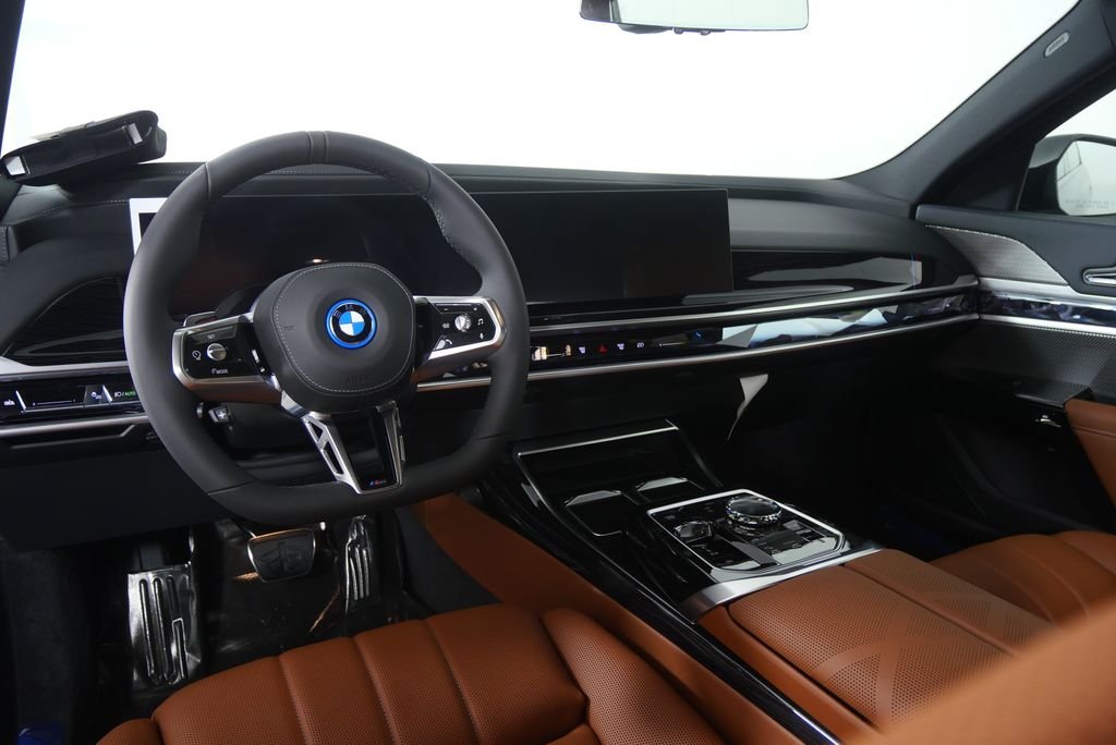 Certified Used 2026 Black Sapphire Metallic BMW xDrive60 image 19