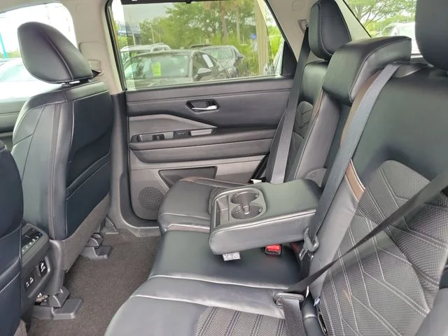 Used 2023 Gray Nissan Platinum image 30