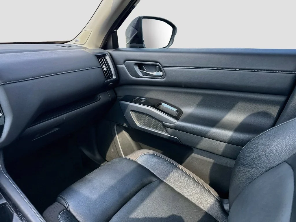 Used 2024 Blue Nissan SL image 30