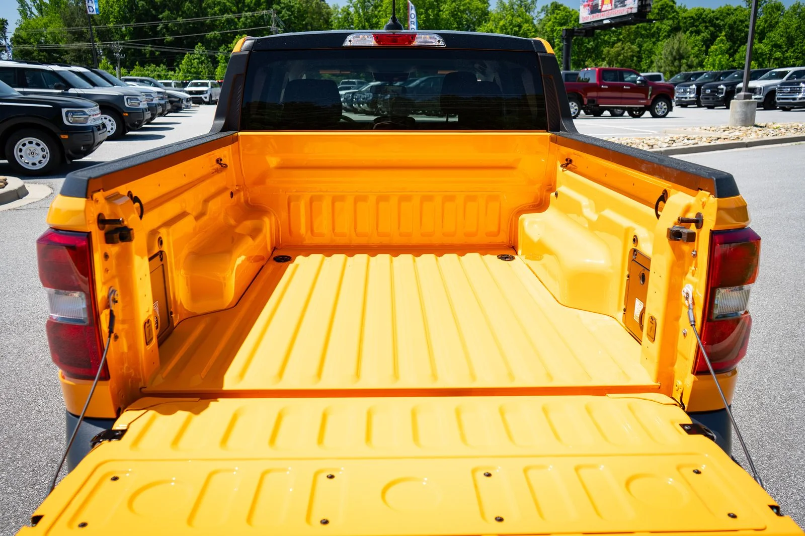 New 2026 Orange Fury Metallic Tri-Coat Ford XLT image 9