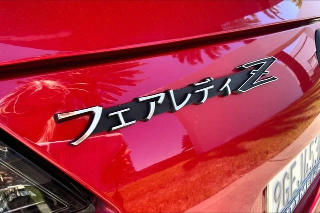 Used 2020 Passion Red Nissan Base image 8