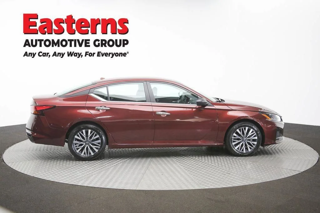 Used 2025 Red Nissan 2.5 SV image 45