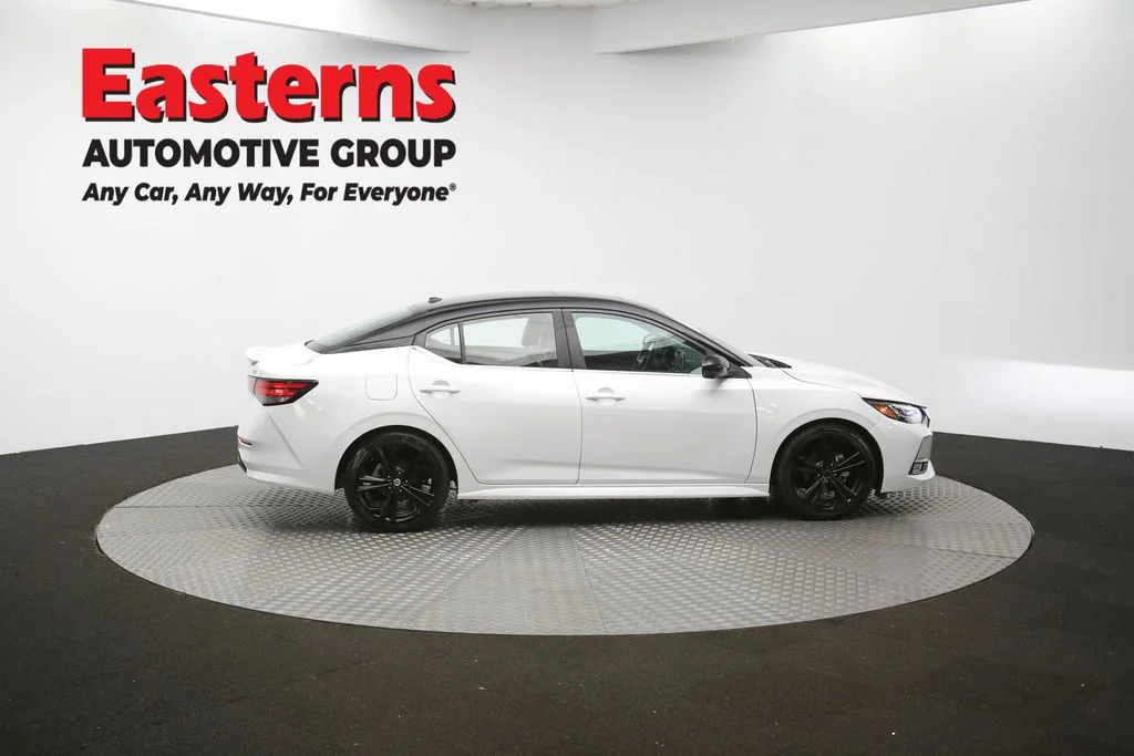 Used 2021 White Nissan SR image 42
