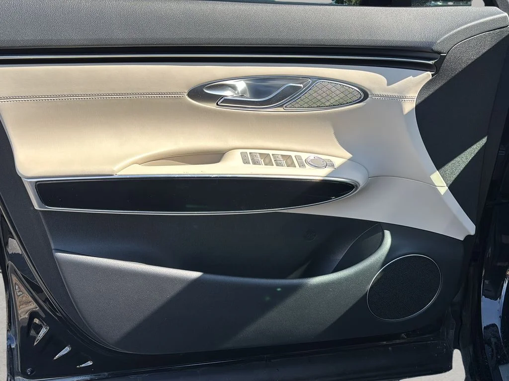 2025 GENESIS GV70 Standard - Photo 11