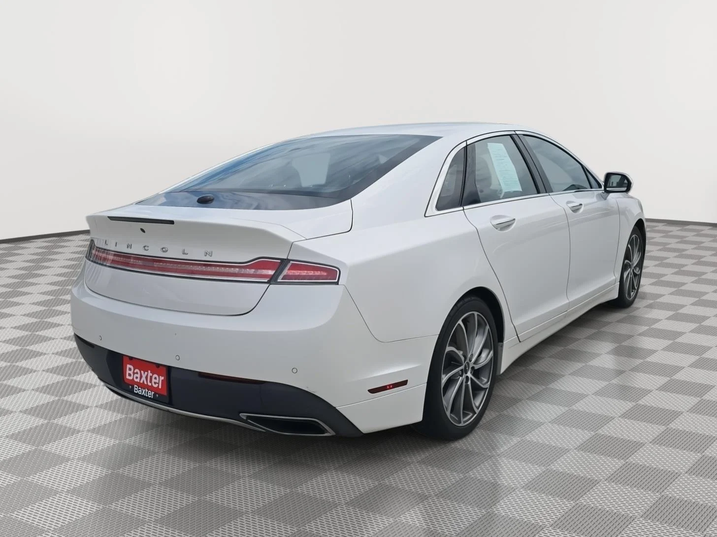 Used 2019 White Platinum Metallic Tri-Coat Lincoln Hybrid Reserve I image 9