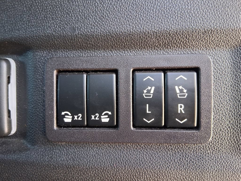 Used 2023 Summit White GMC Denali image 7
