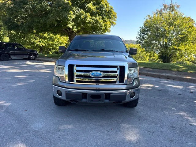 Used 2010 Gray Ford XLT image 2