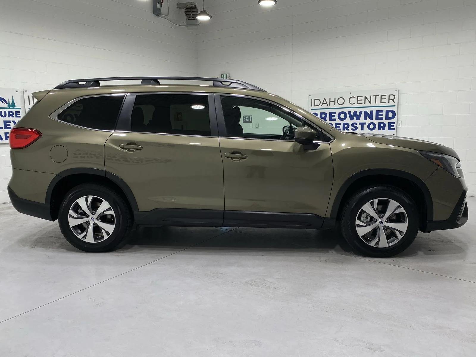 2025 Subaru Ascent Premium - Photo 9